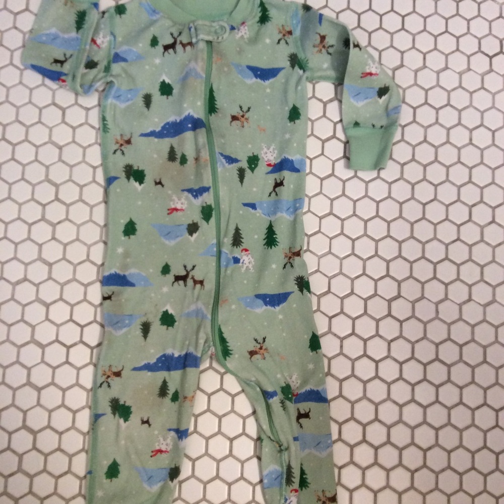 Hannah anderson 12-18 mo pj’s